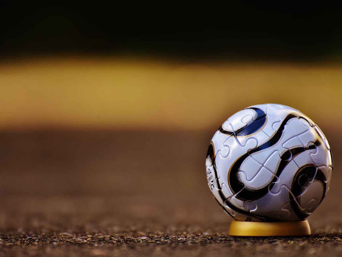 Uniforme de fotbal pentru tineri și crampoane de fotbal de la Soccer&nbsp;Garage